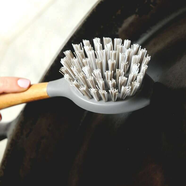 Tenacious C Cast Iron Brush & Scraper